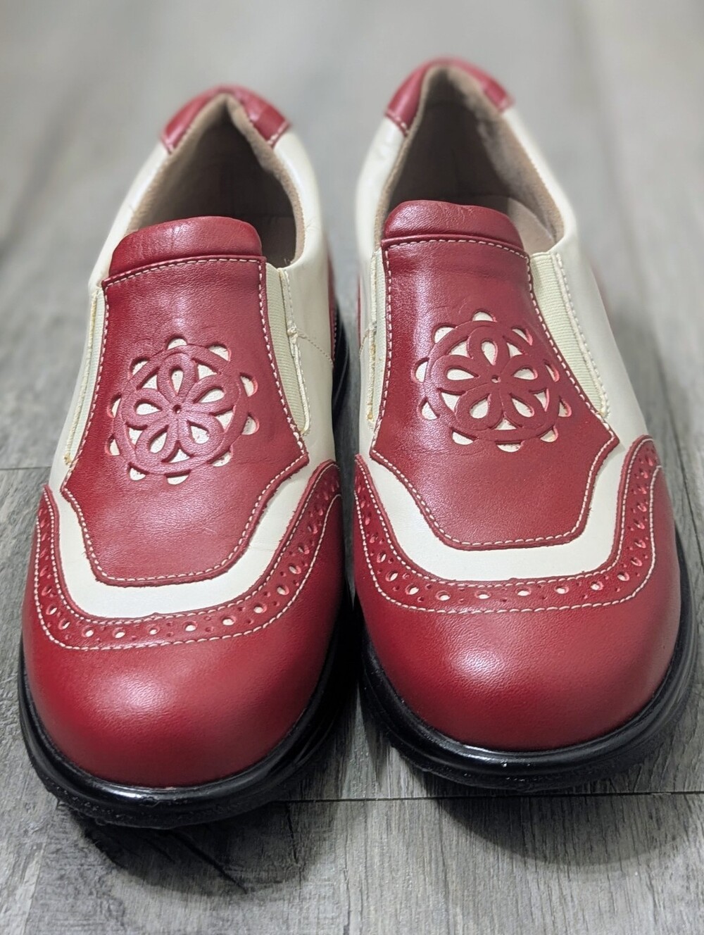 SandBaggers Women's Golf Shoes NWOT Size 8.5